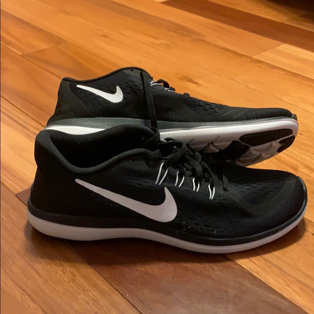 Nike Flex 2017 Run sneakers